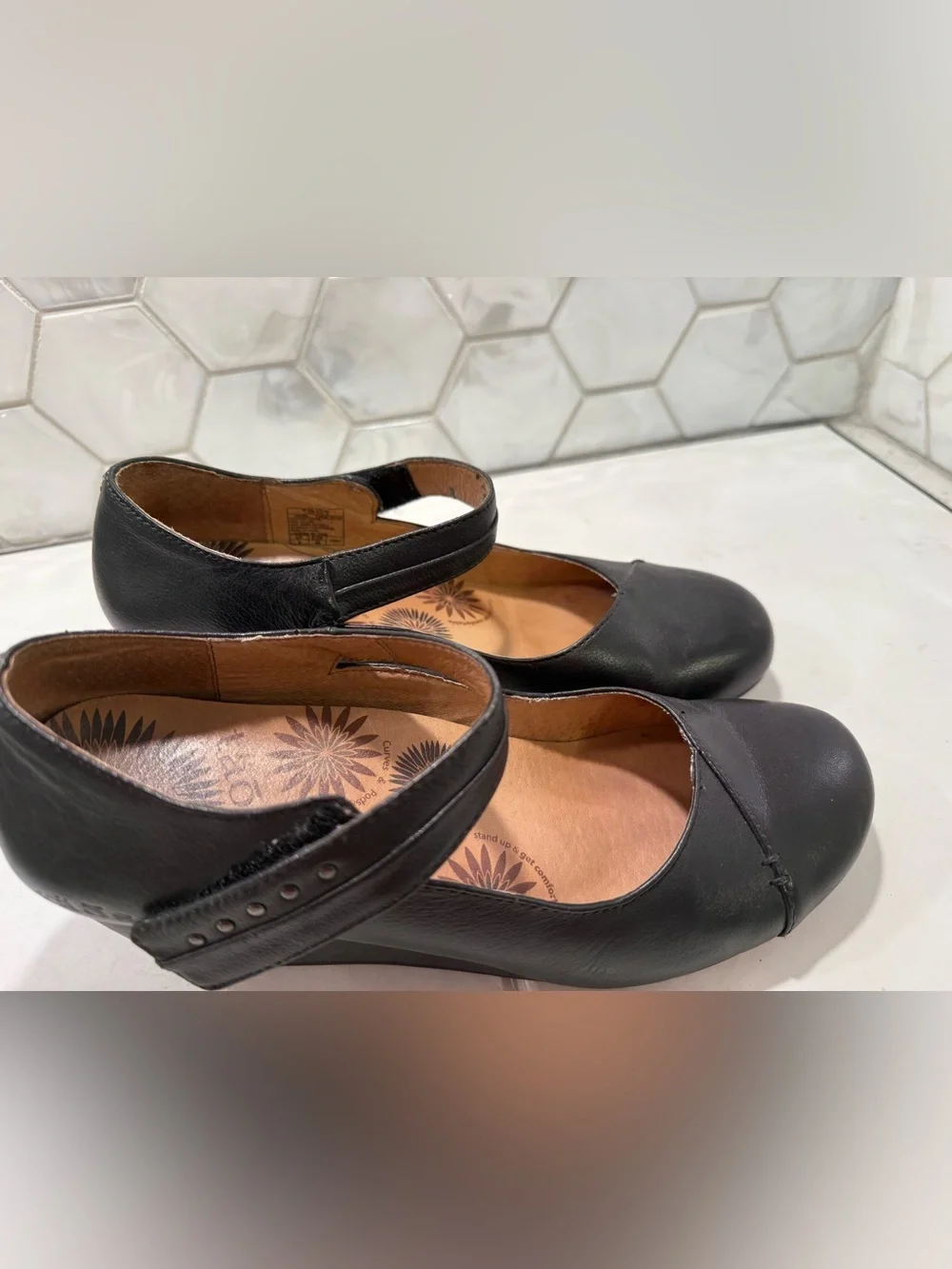 Taos Urge Black Leather Mary Jane Wedge Heel Shoes Size 8 Ankle Strap